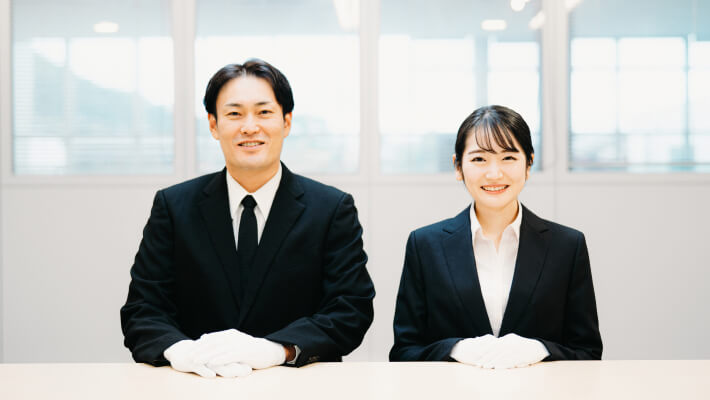 男女のスタッフ